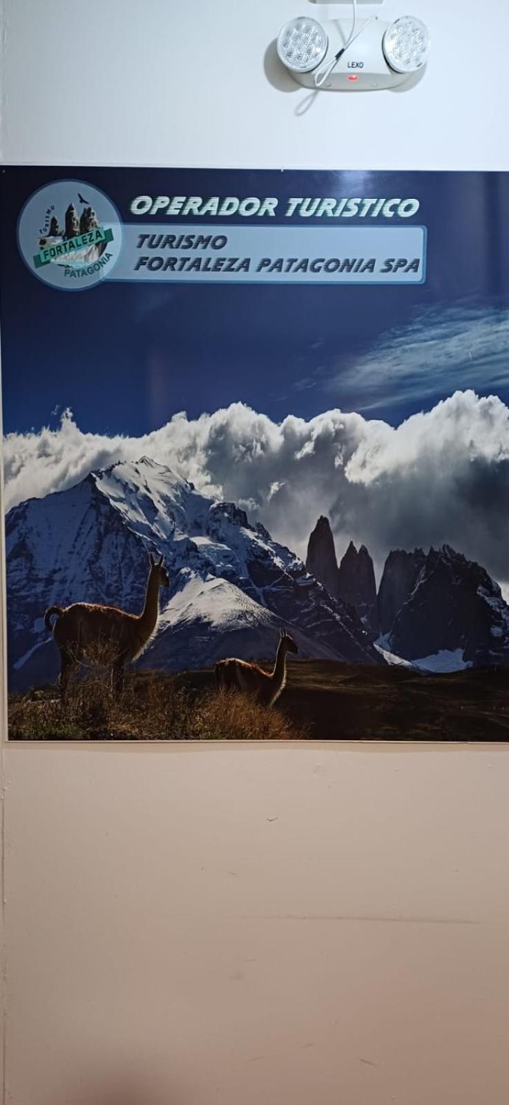 Turismo Fortaleza Patagonia Puerto Natales Esterno foto